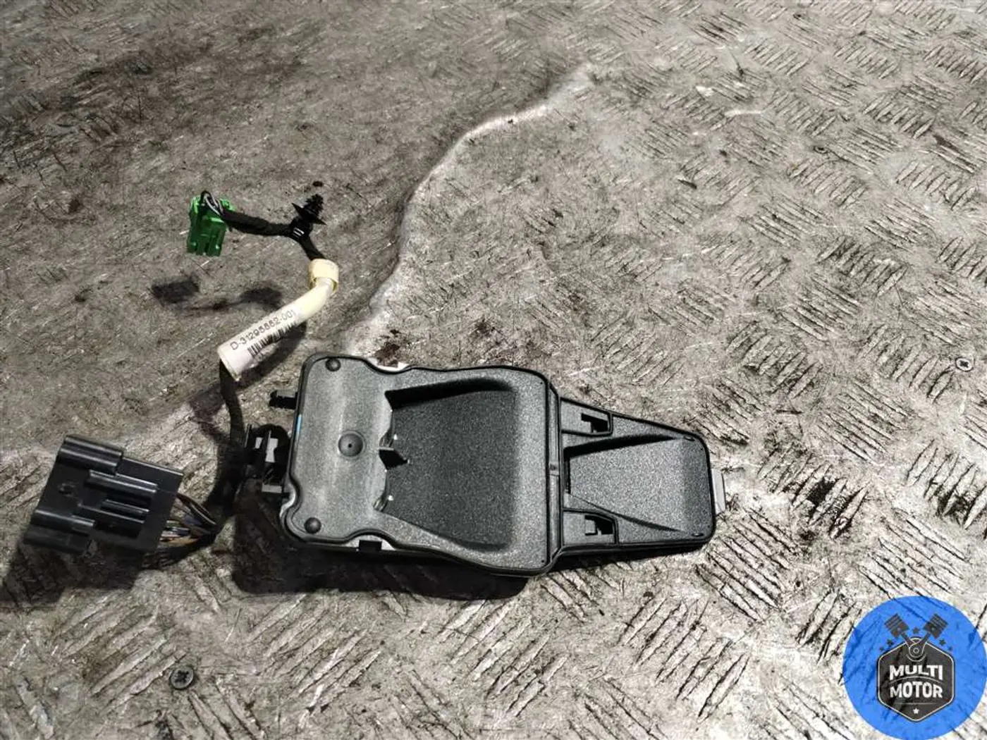 Камера переднего вида к Volvo XC60 2011