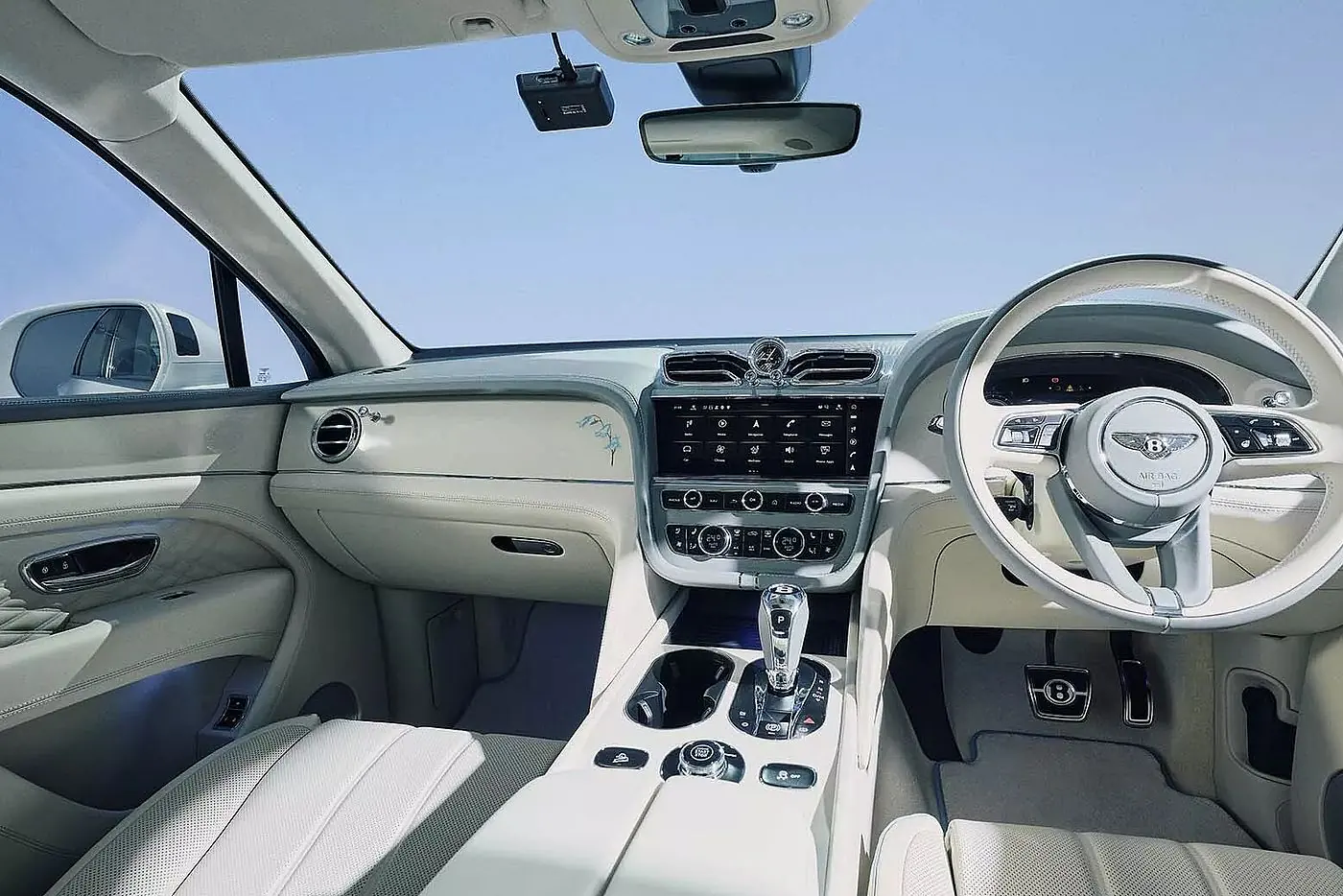 Эксклюзив для избранных: Bentley выпустила лимитированную Bentayga для женщин