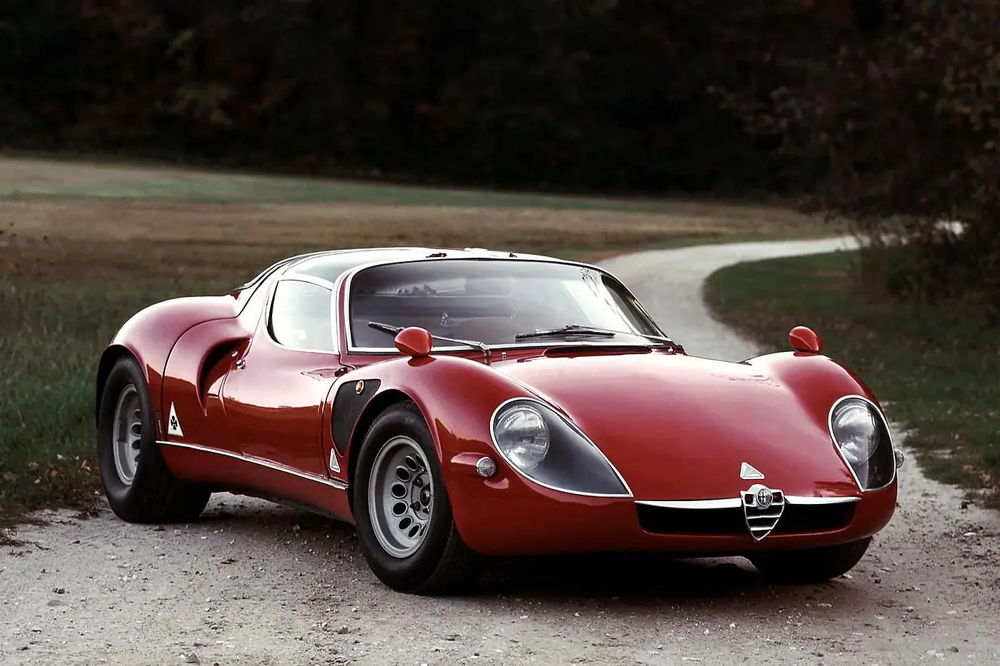 Ограбление без масок: в Италии купили редчайший Alfa Romeo 33 Stradale за €10
