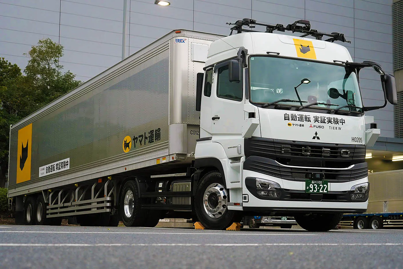 Mitsubishi FUSO провела дорожные испытания грузовика с автопилотом уровня 2+