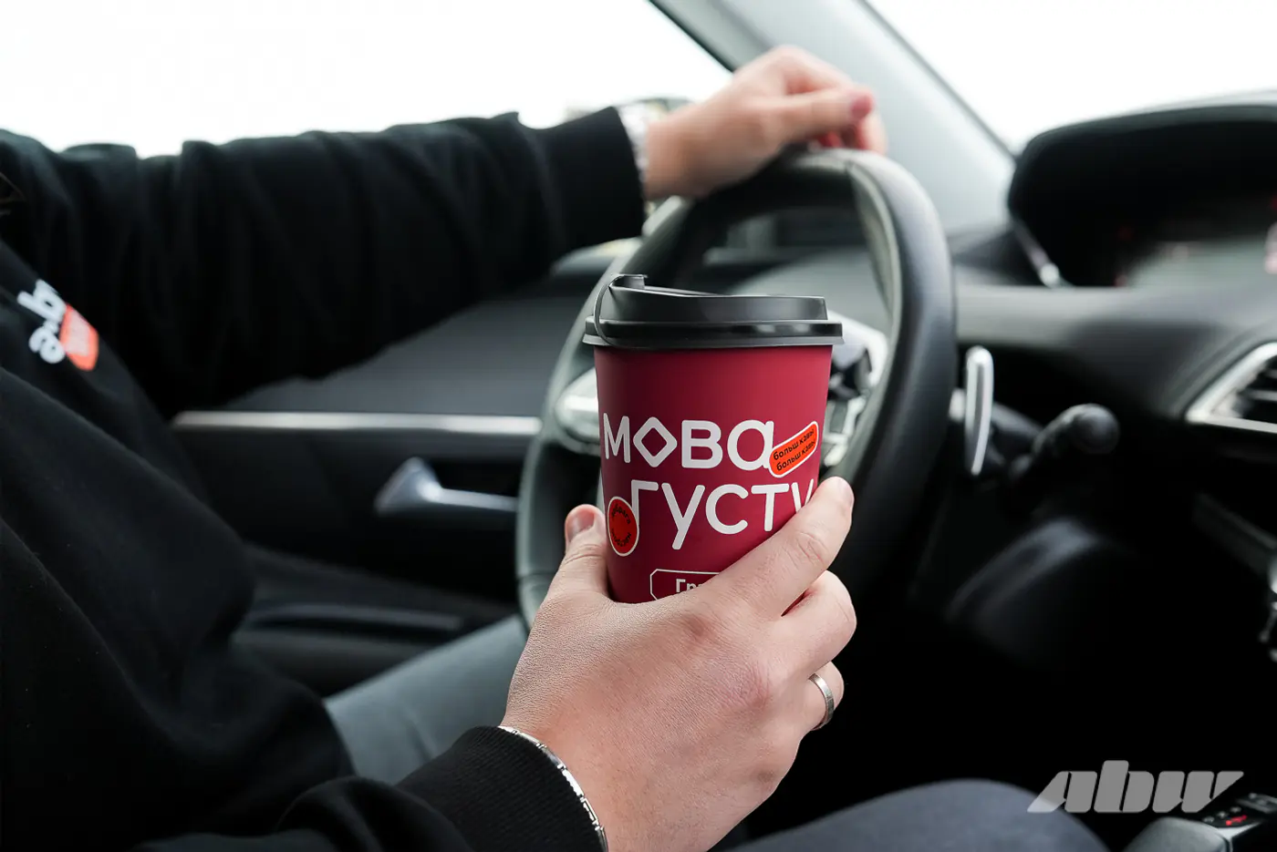 Кроссовер против компактвэна, или Что мы потеряли: сравнительный тест Peugeot 3008 и Renault Grand Scenic IV