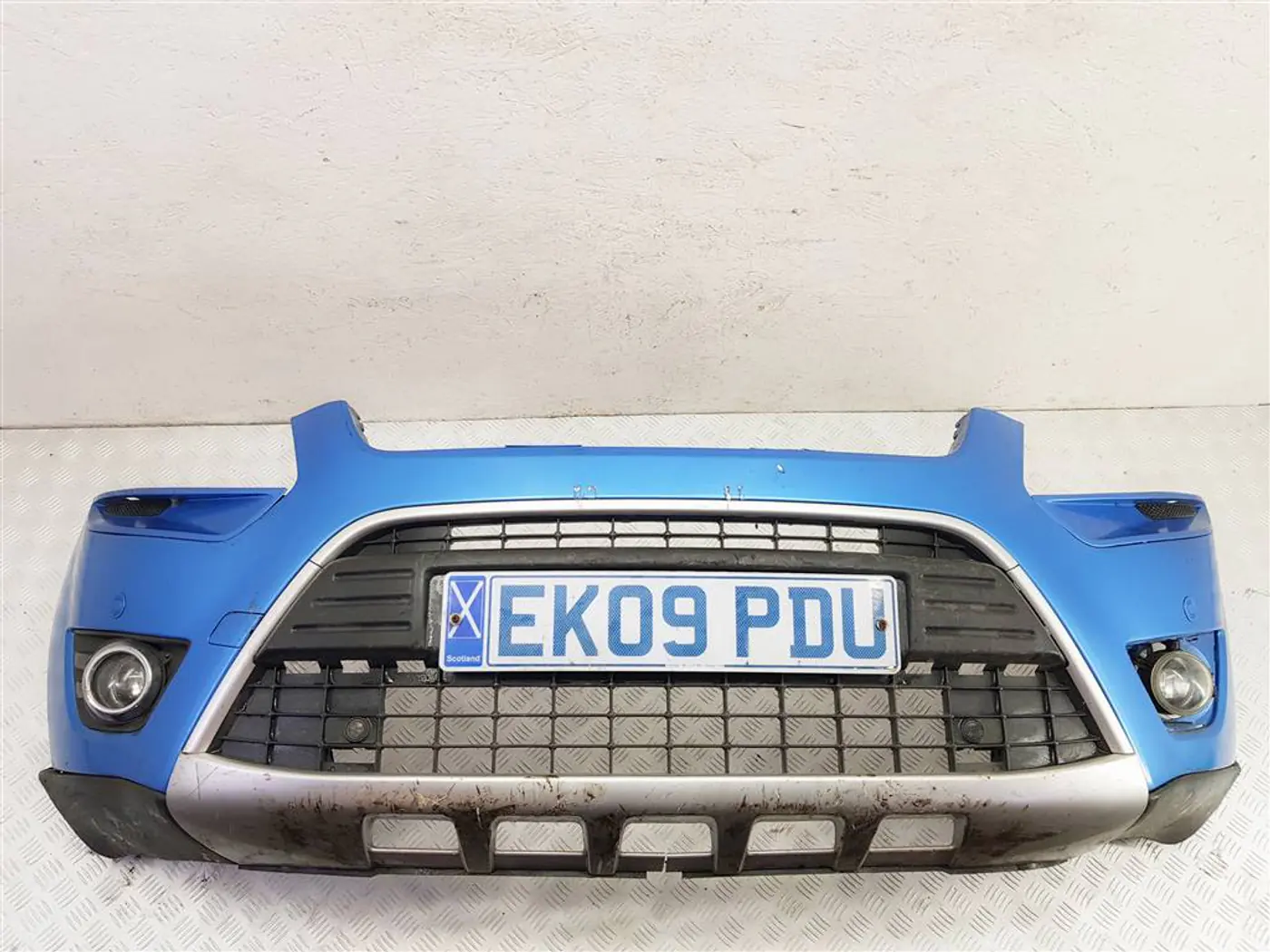 Бампер передний к Ford Kuga 2010