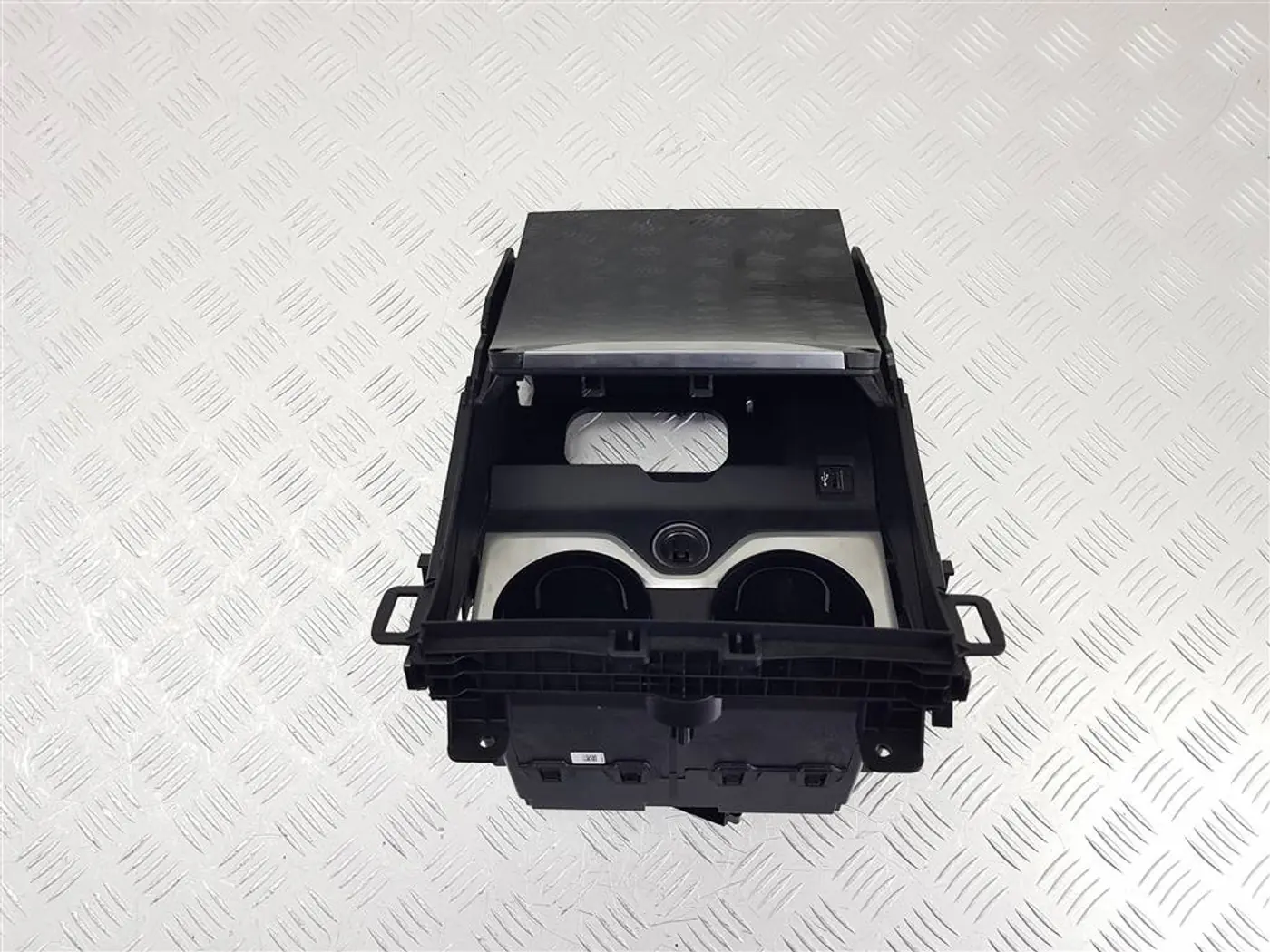 Подстаканник к BMW X7 2020