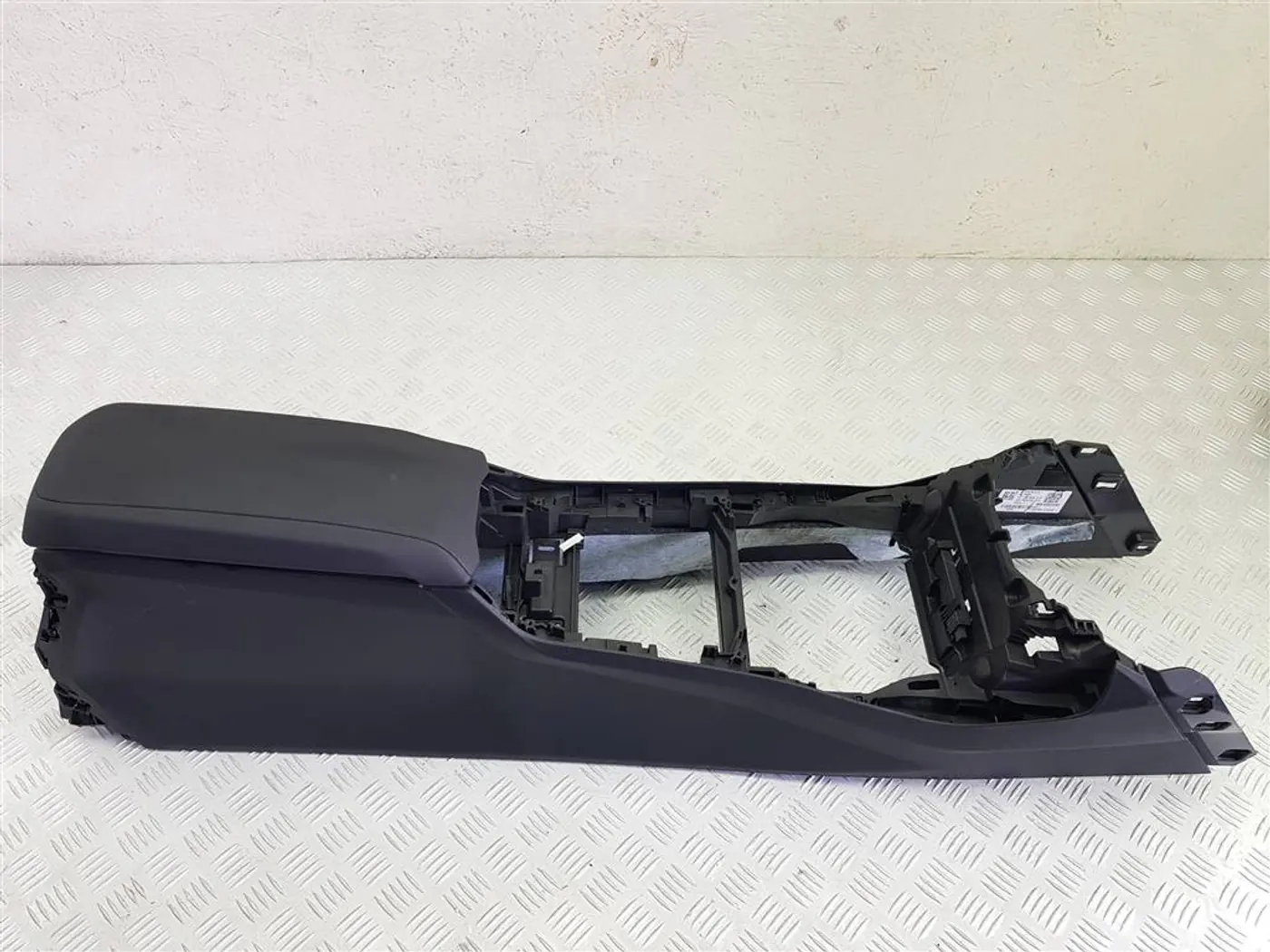 Подлокотник к BMW 2 2023