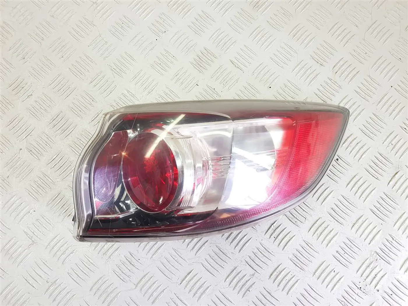 Фонарь задний правый к Mazda 3 2009