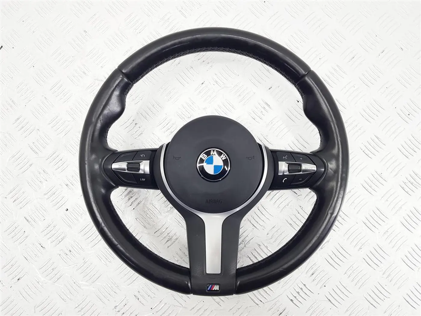 Руль к BMW X1 2019