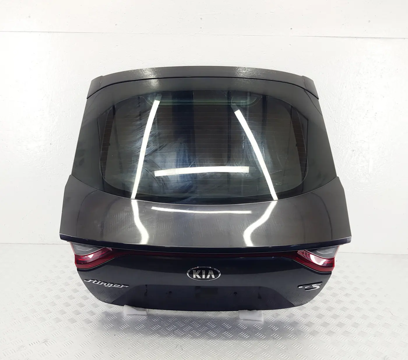 Крышка багажника к Kia Stinger 2018