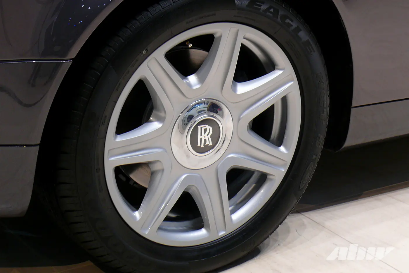 Единственные и неповторимые: любуемся новыми Rolls-Royce по спецзаказу