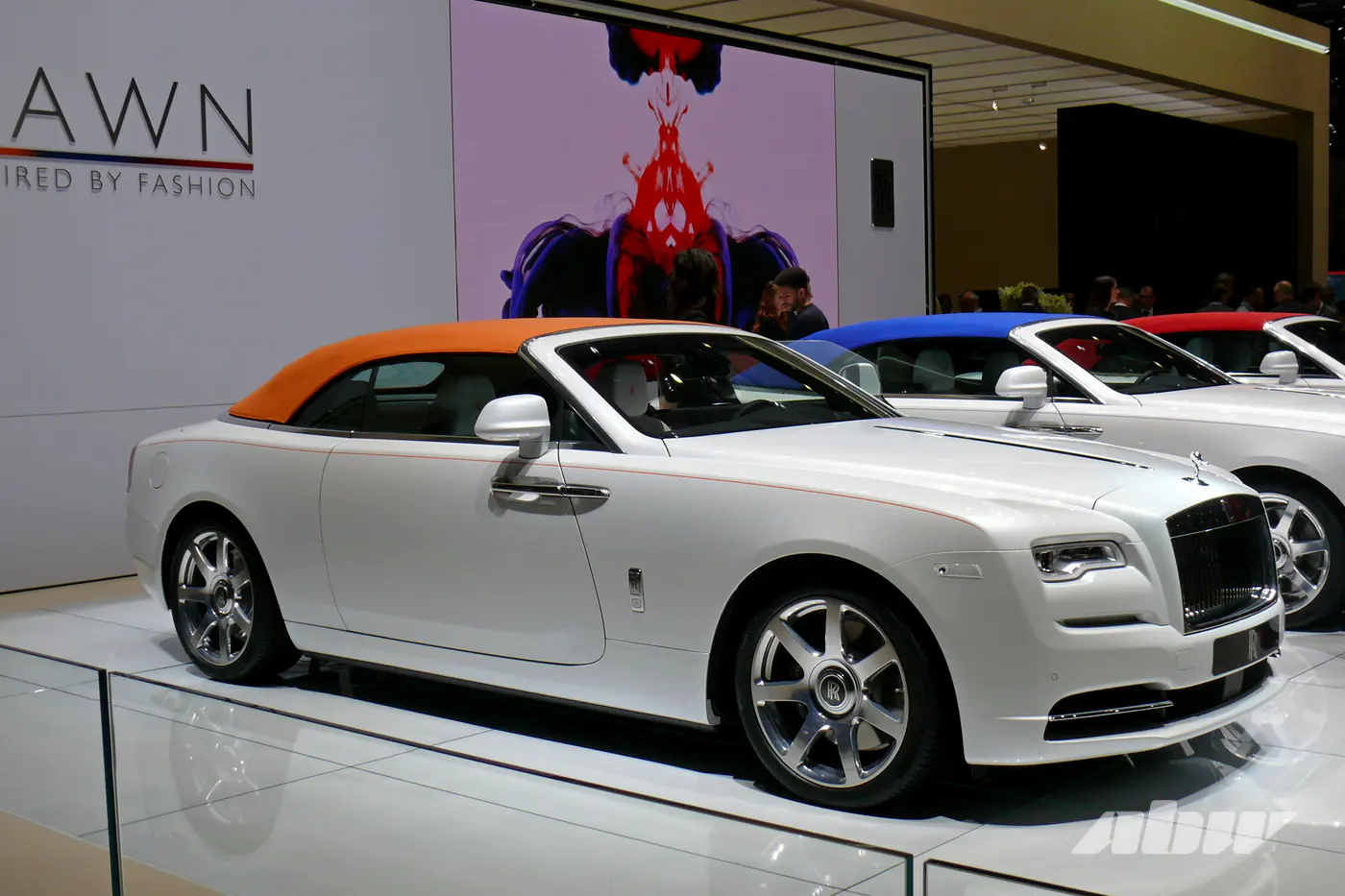 Единственные и неповторимые: любуемся новыми Rolls-Royce по спецзаказу
