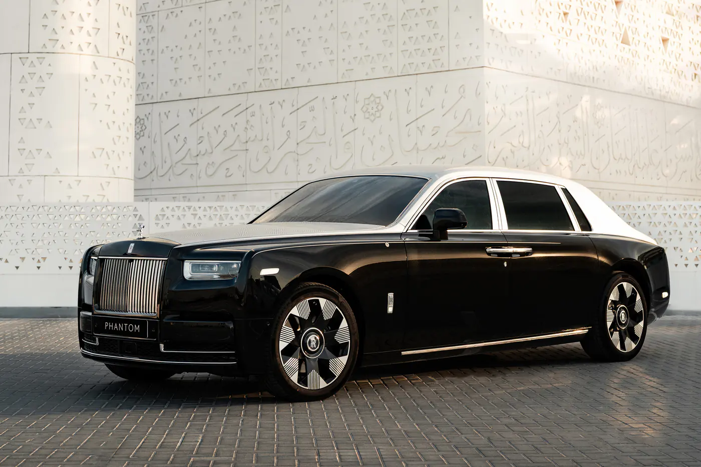 Единственные и неповторимые: любуемся новыми Rolls-Royce по спецзаказу