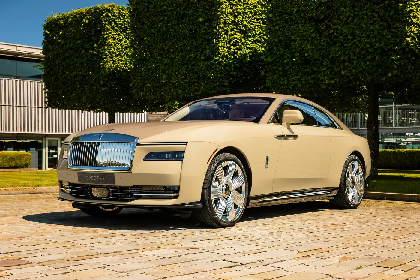 Единственные и неповторимые: любуемся новыми Rolls-Royce по спецзаказу