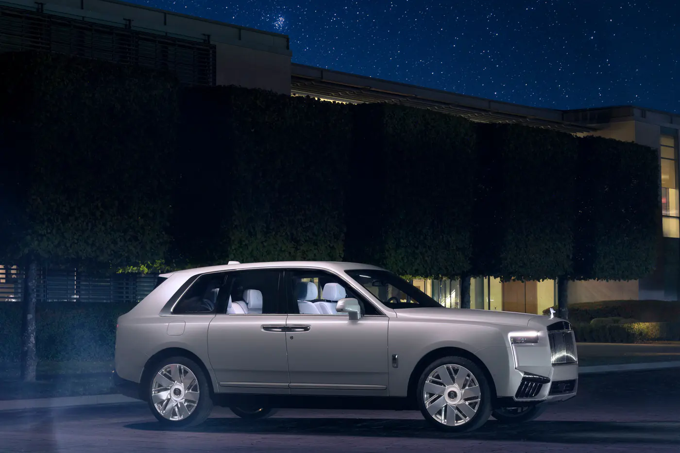 Единственные и неповторимые: любуемся новыми Rolls-Royce по спецзаказу