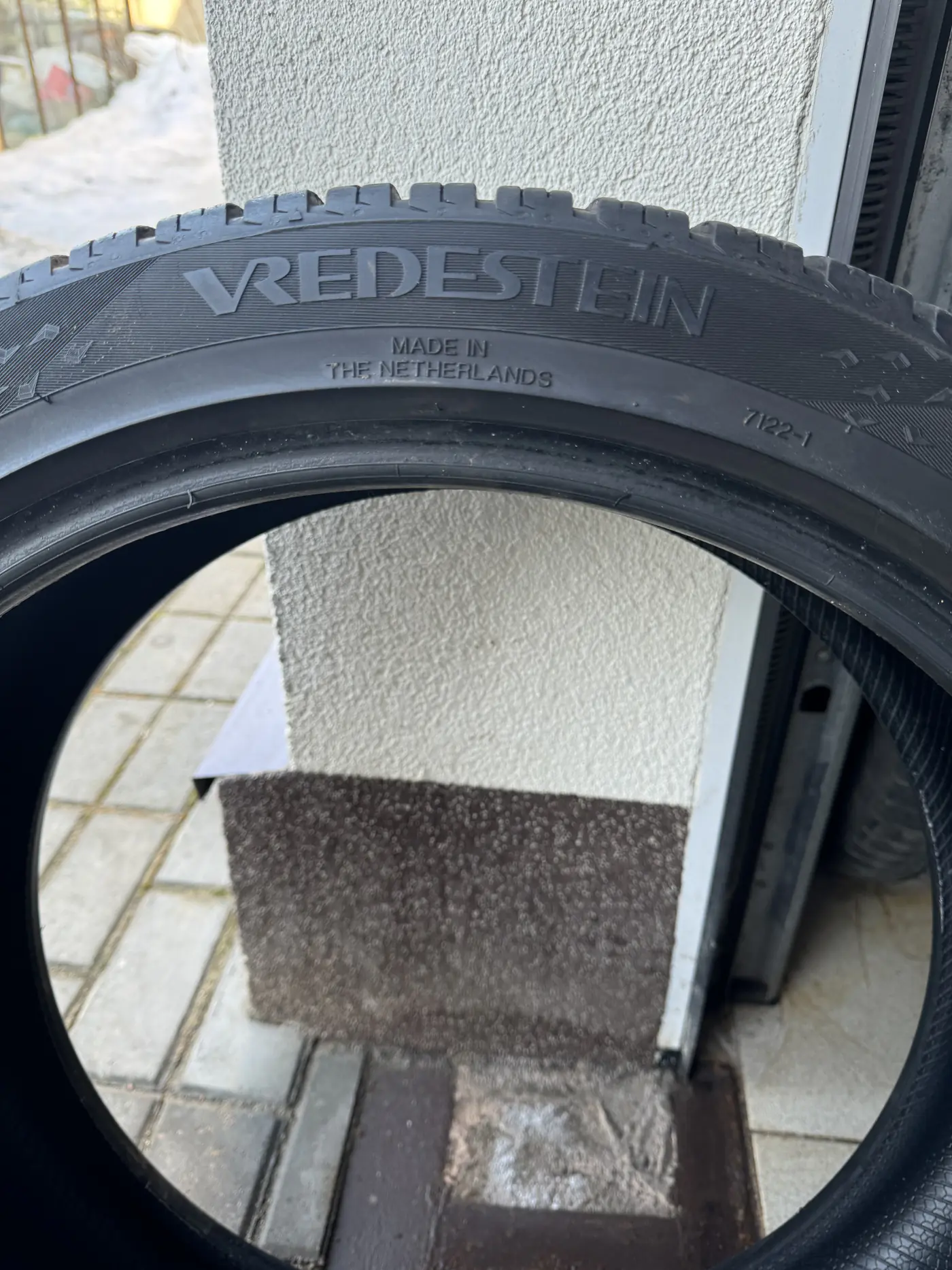 R19 235 40 Vredestein Quatrac 5
