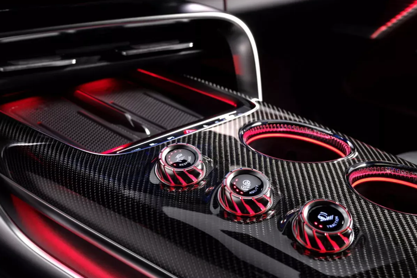 Электрический флагман Mercedes-AMG: опубликованы первые фото интерьера