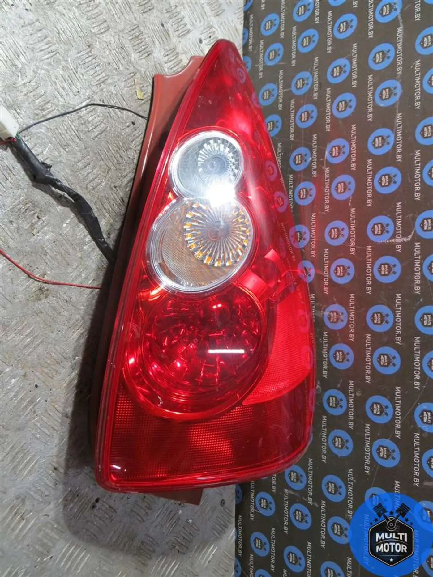Фонарь задний правый к Mazda 5 2006