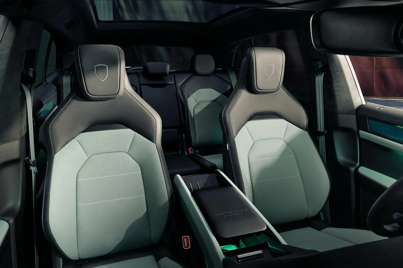 Золотая середина: кроссовер Porsche Cayenne S Electric пополнил семейство
