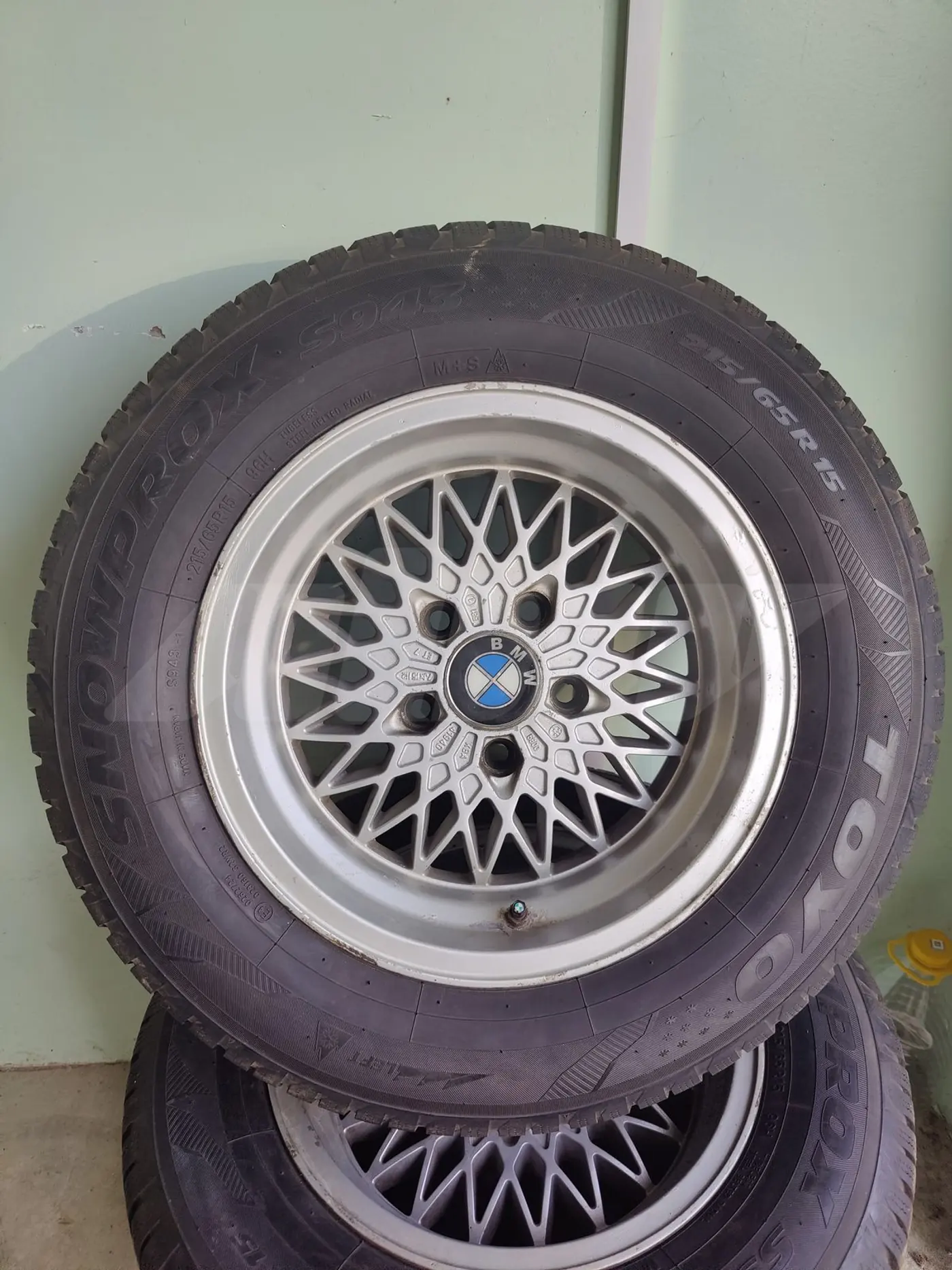 R15 215 65 Toyo SNOWPROX S943