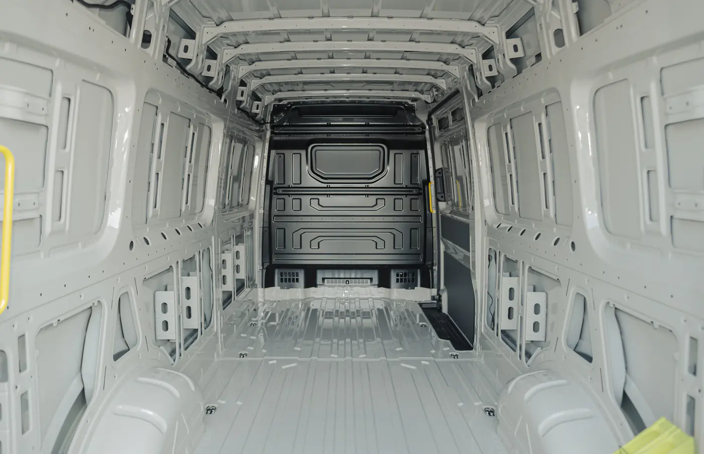 Новые Volkswagen Crafter приехали в Минск: сколько они стоят и как их купить