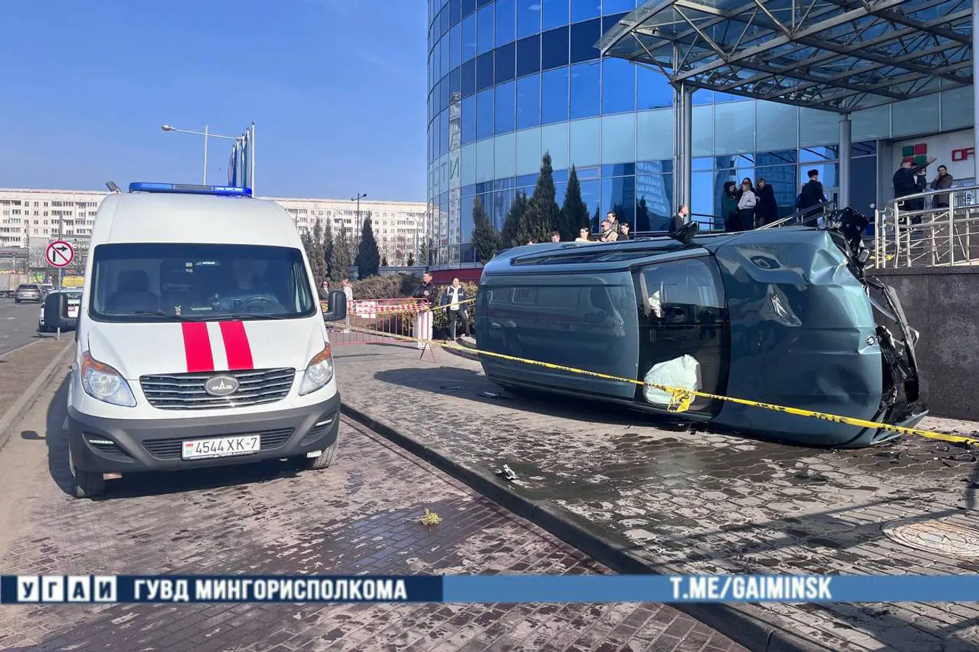Появилось видео аварии с BMW возле ТЦ Dana Mall