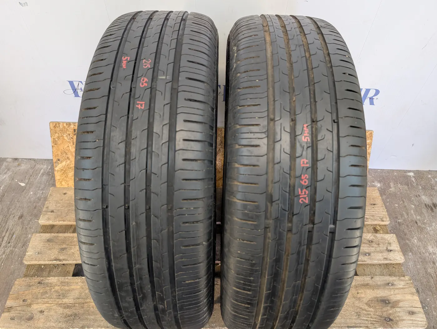 R17 215 65 Continental EcoContact 6