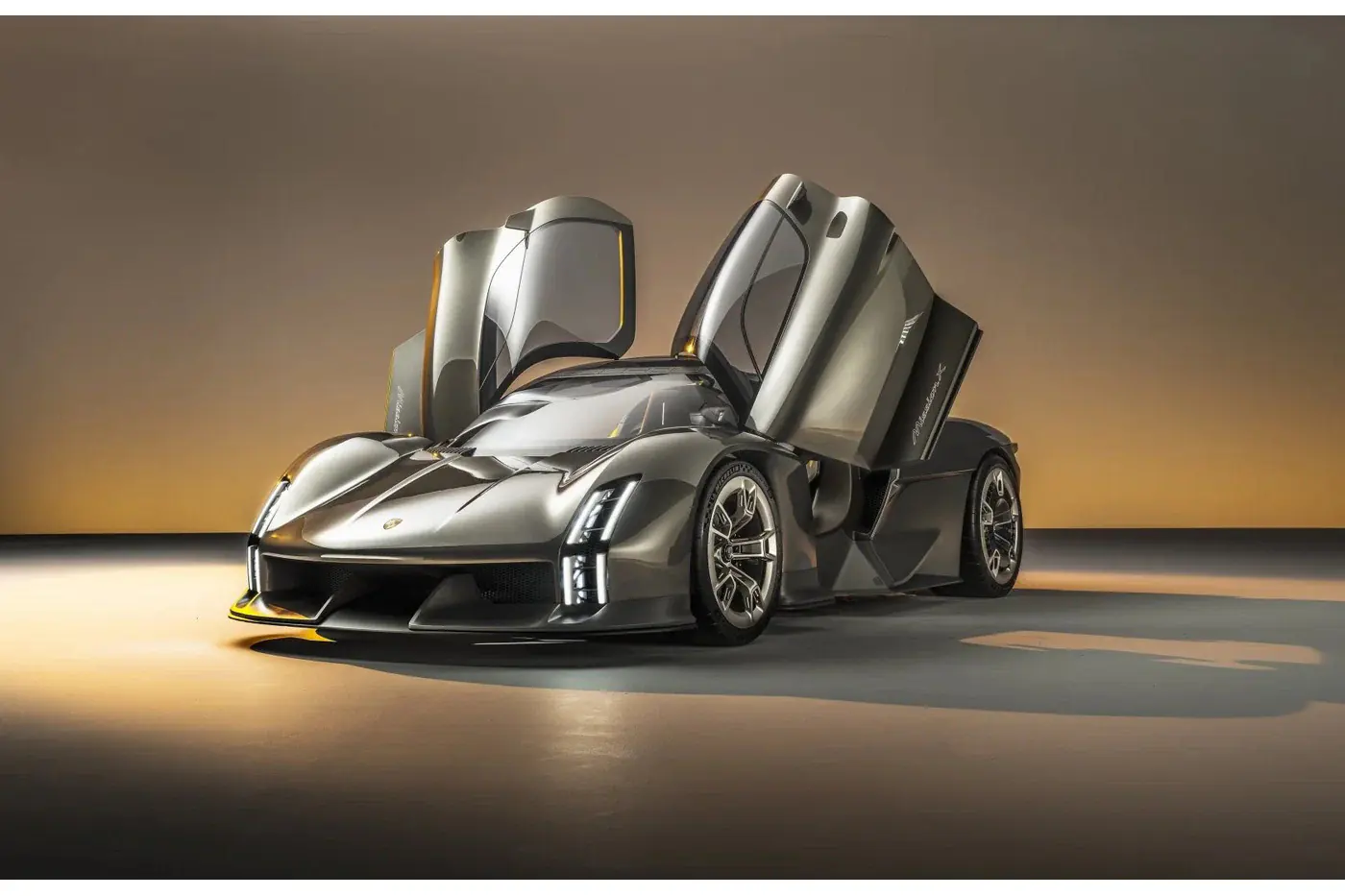 Кризисный год для Porsche: убытки, отказ от электромобилей и ставка на новый суперкар
