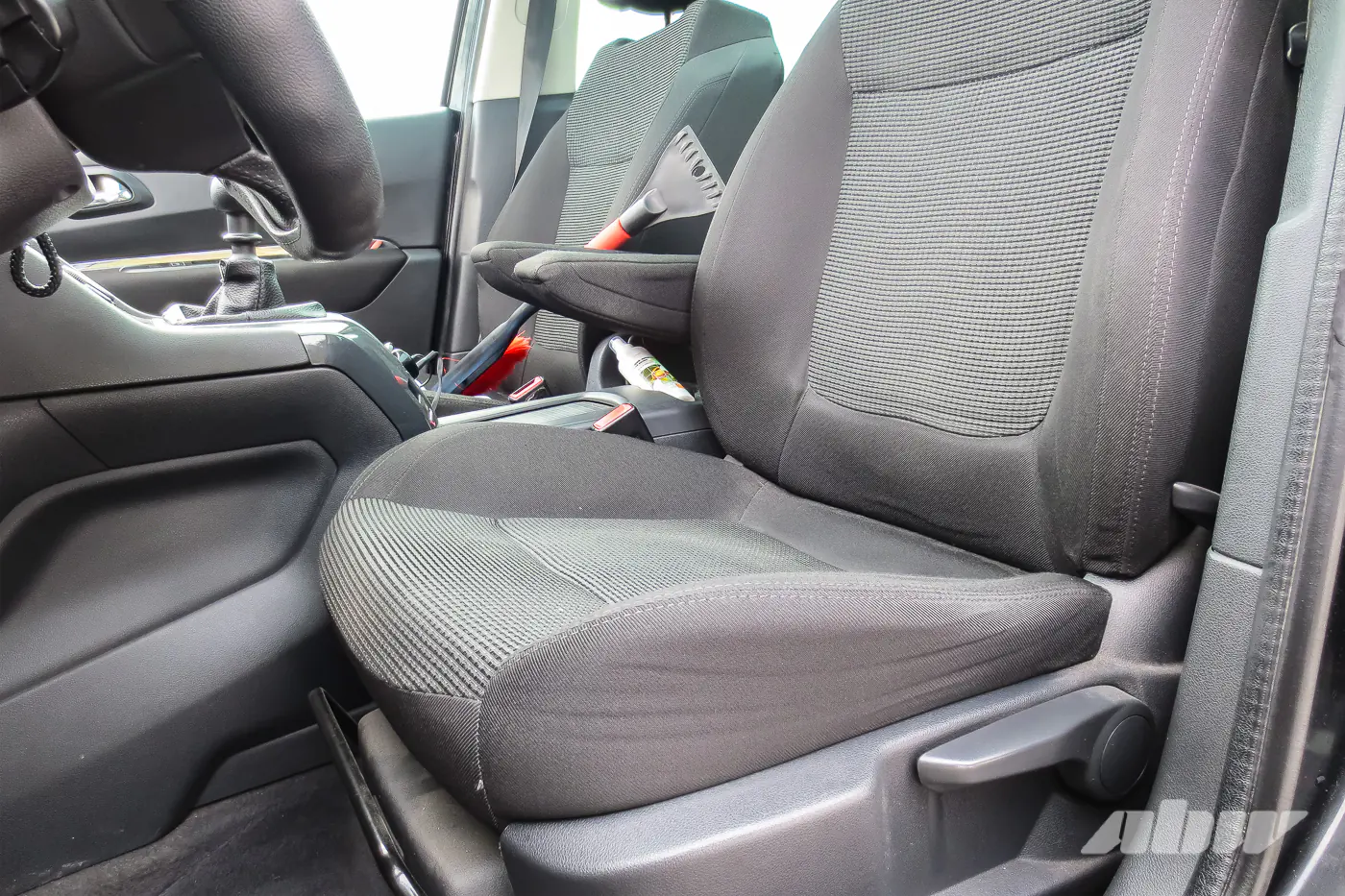 Peugeot_5008_место_водителя