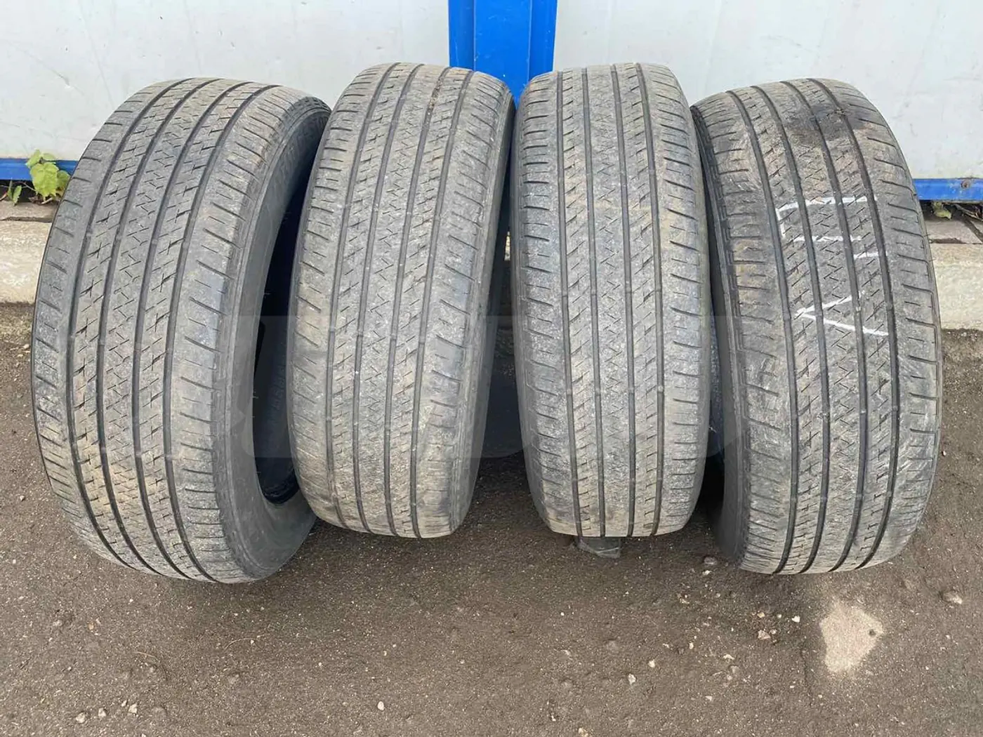 R18 235 60 Bridgestone bridgestone