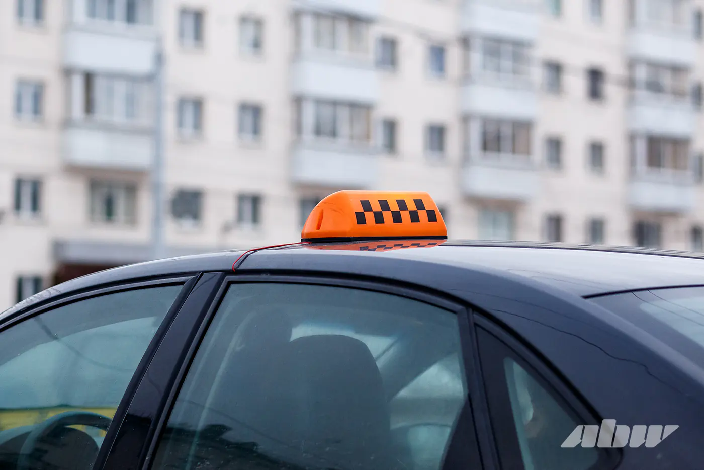 «Лучше дорого стоять, чем дешево ездить»: монолог таксиста старой закалки