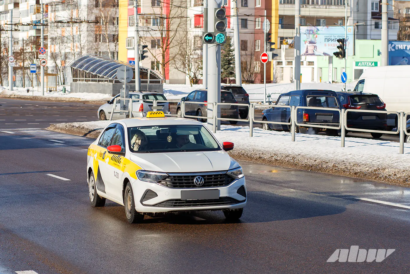 «Лучше дорого стоять, чем дешево ездить»: монолог таксиста старой закалки