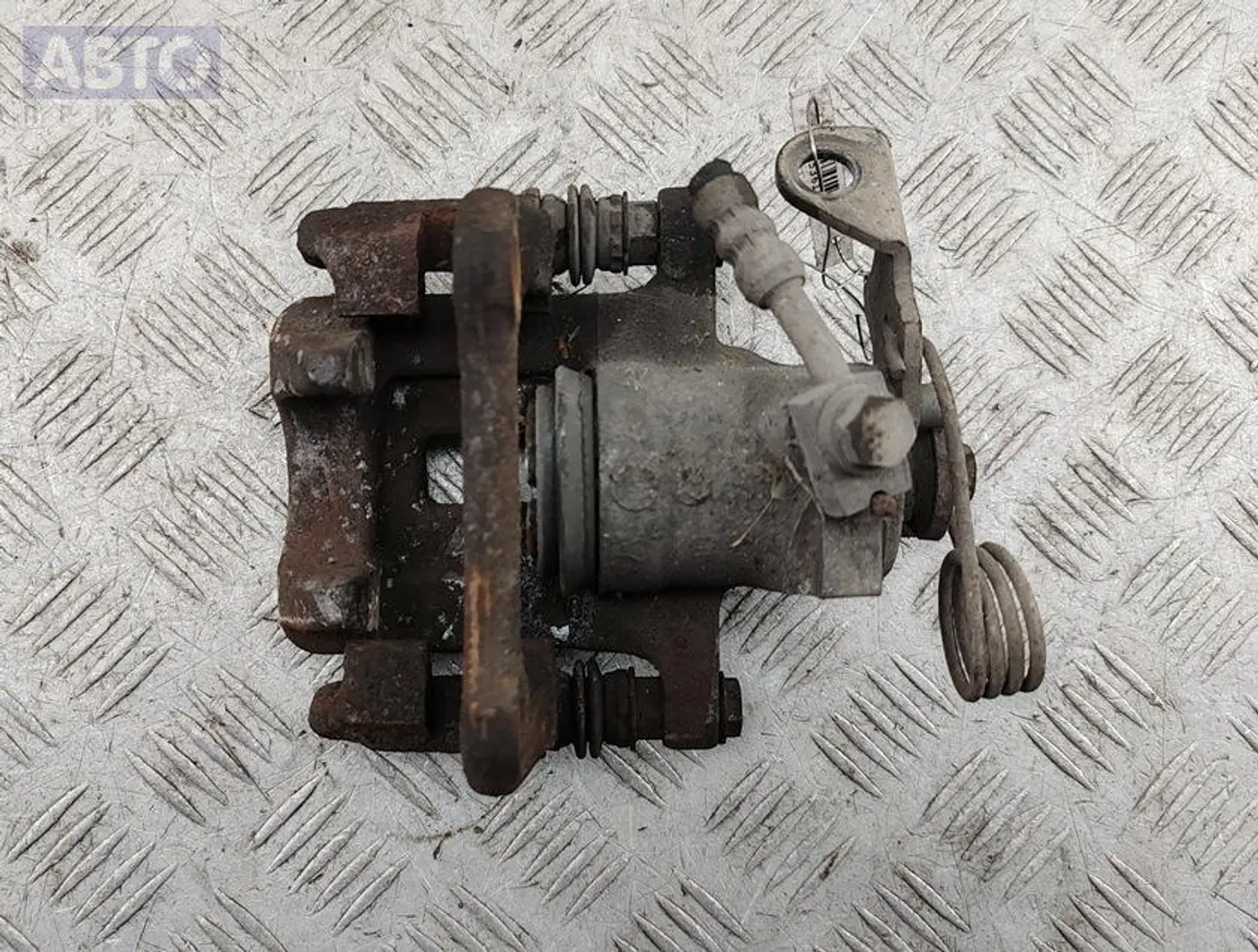 Суппорт к Audi A4 2000
