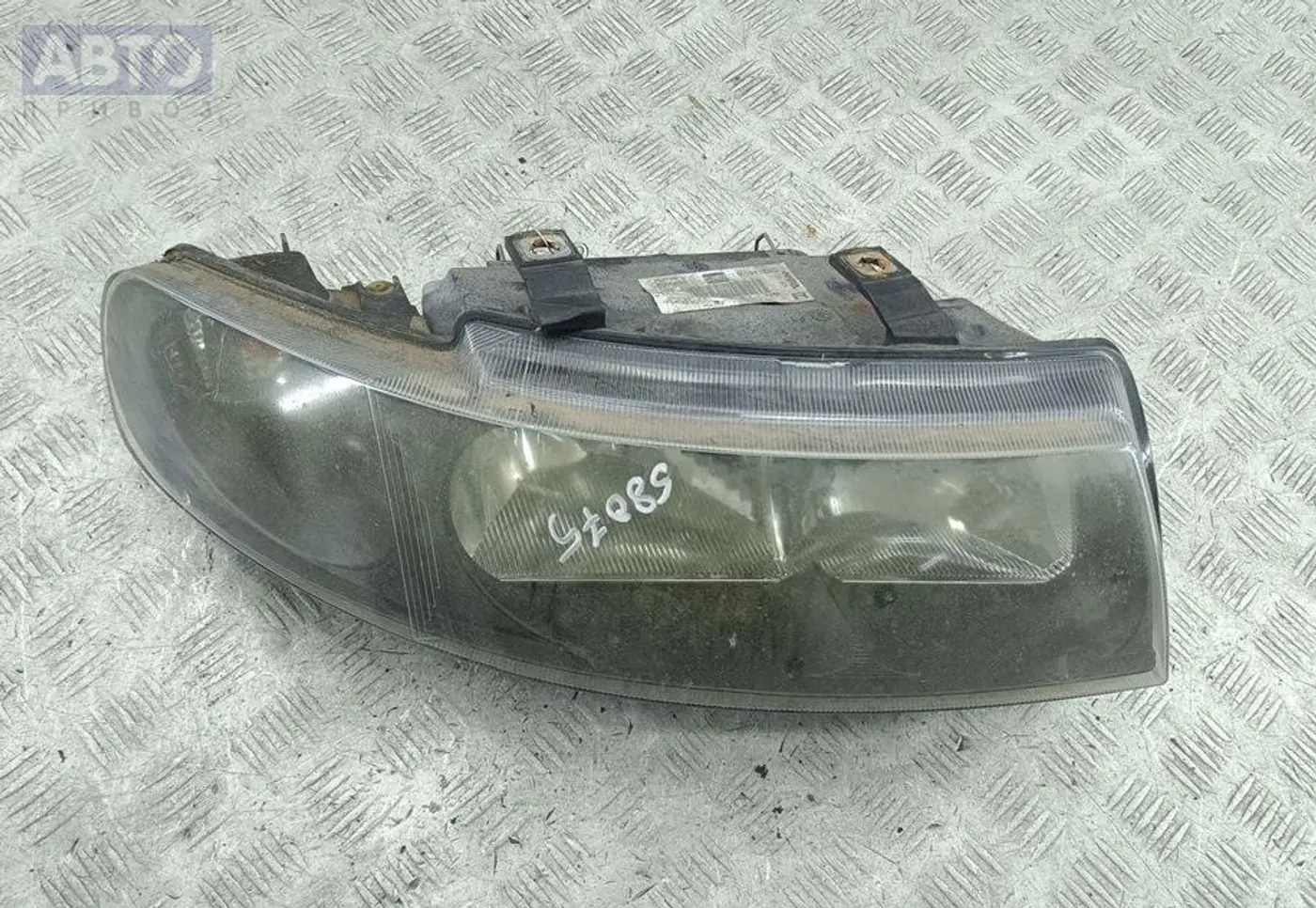 Фара правая к SEAT Leon 2003