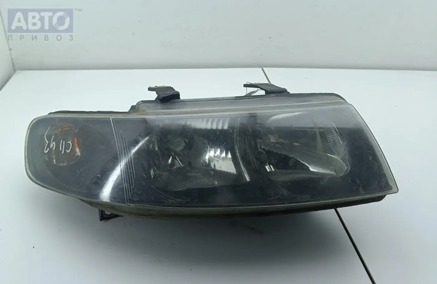 Фара правая к SEAT Leon 2006