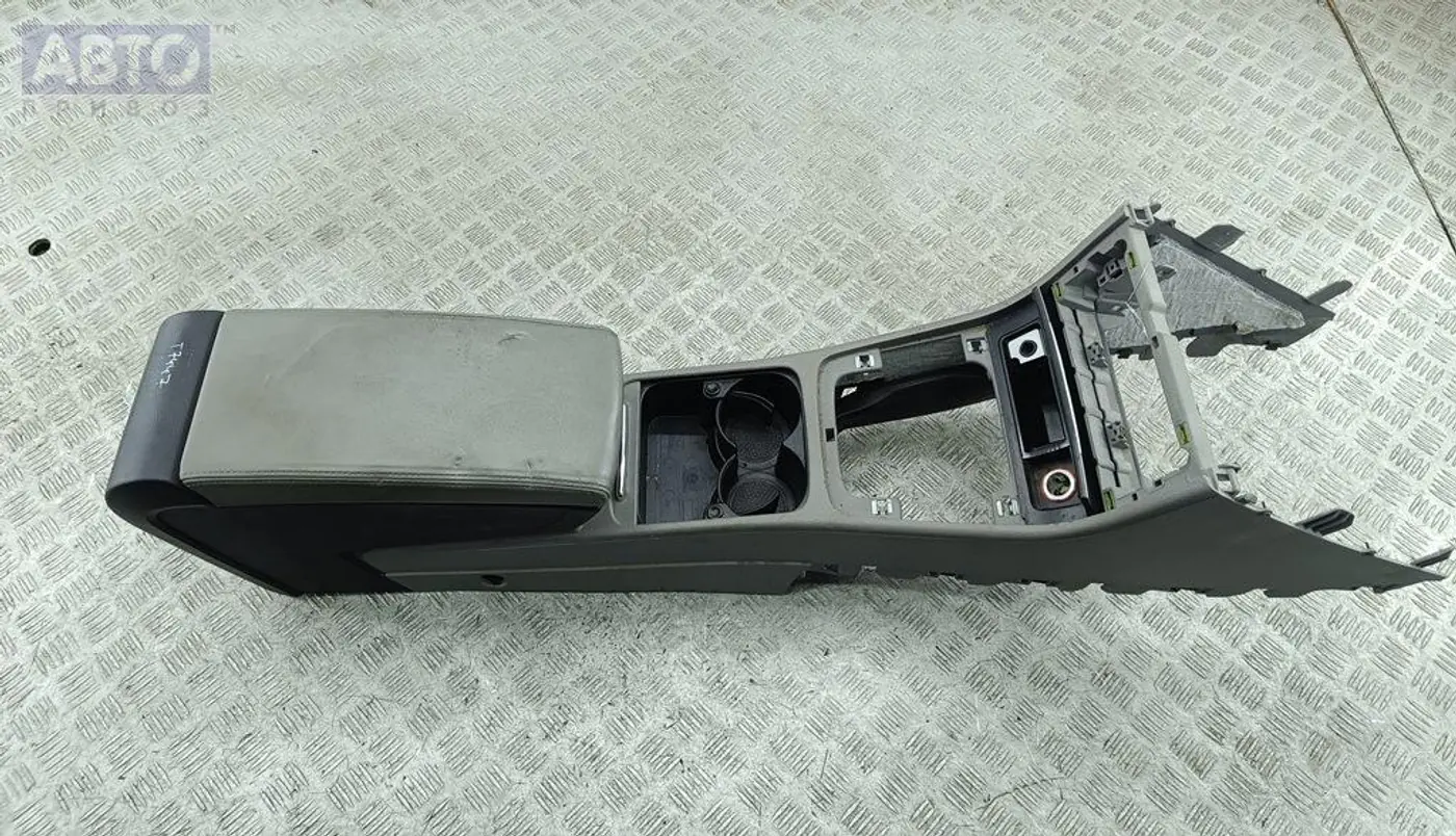 Подлокотник к Volkswagen Passat 2005