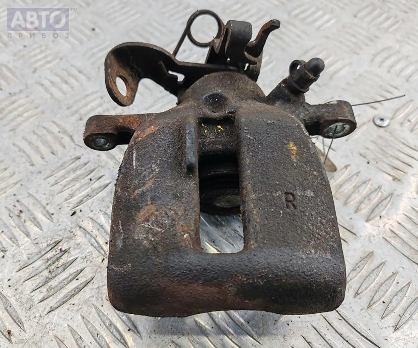 Суппорт к Audi A4 2005