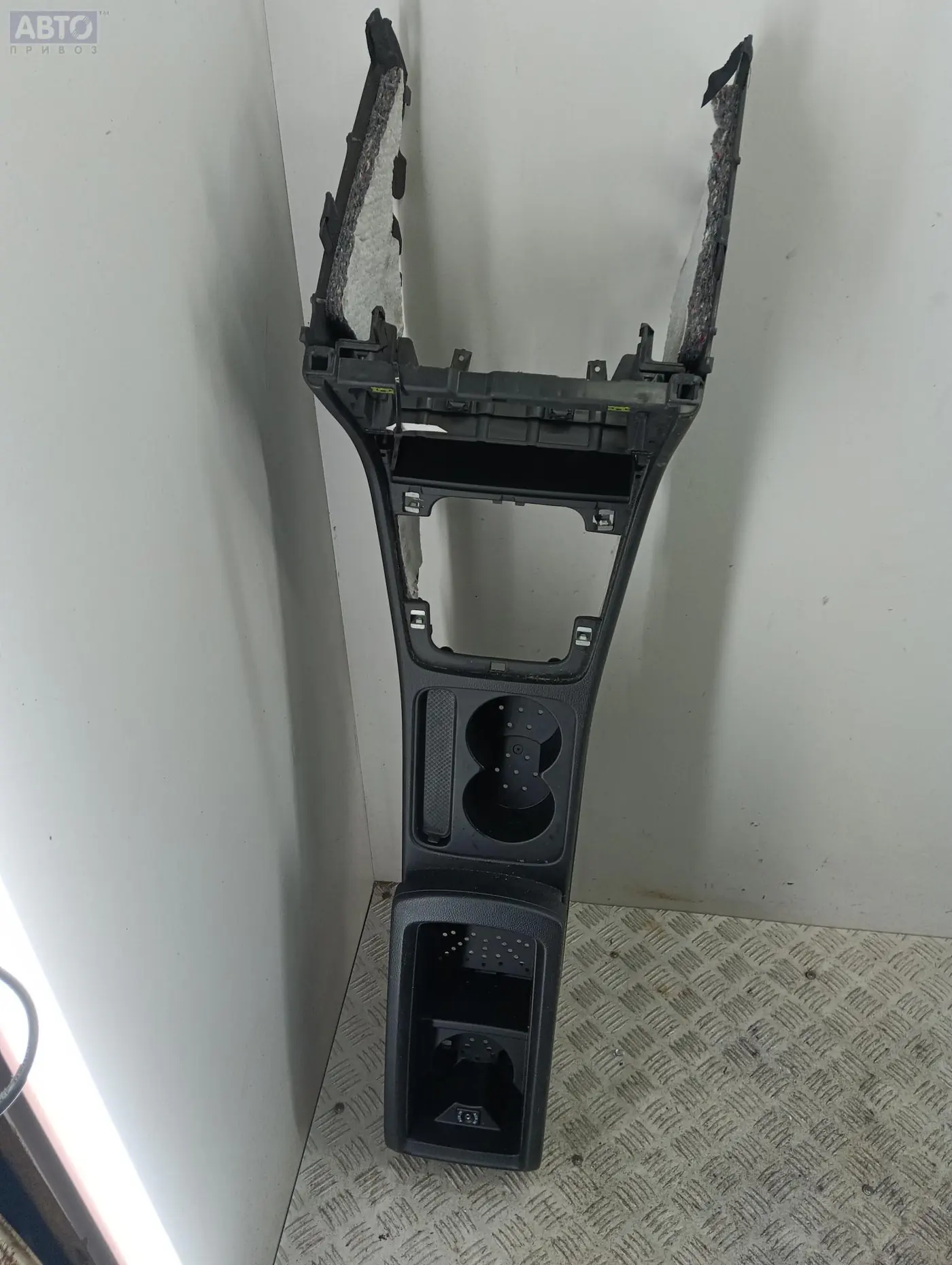 Подлокотник к Volkswagen Passat 2008