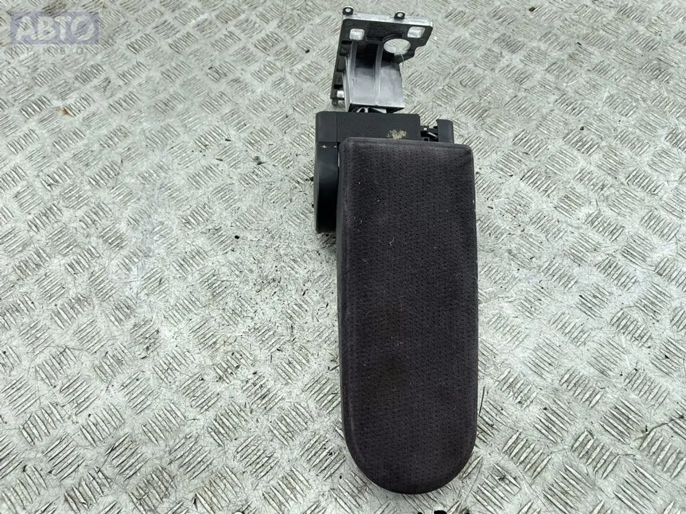 Подлокотник к Volkswagen Passat 1997