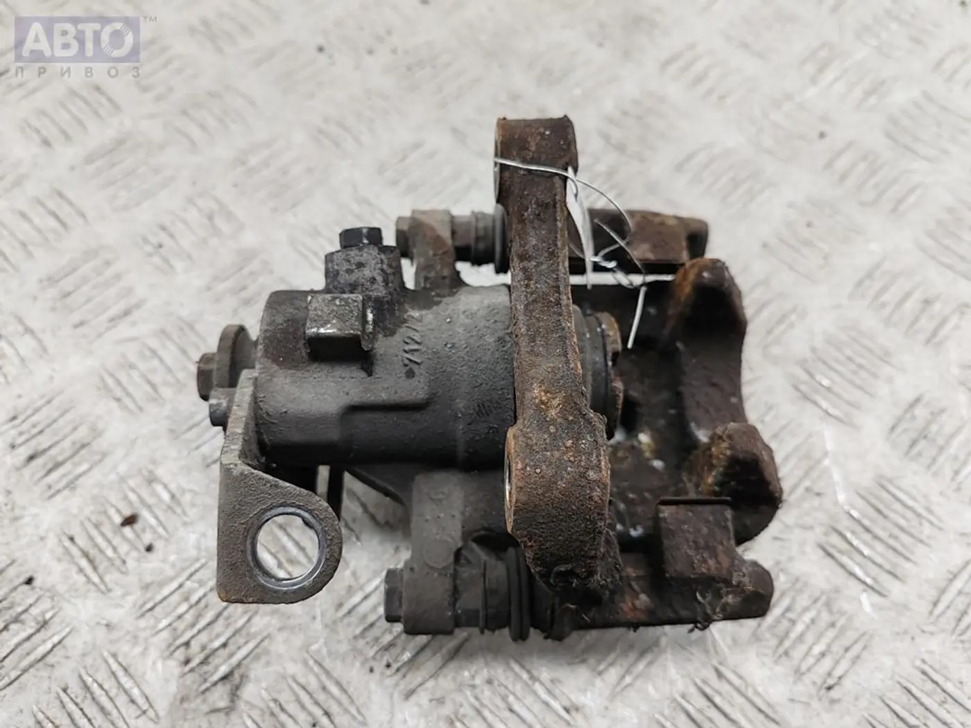 Суппорт к Peugeot 307 2001