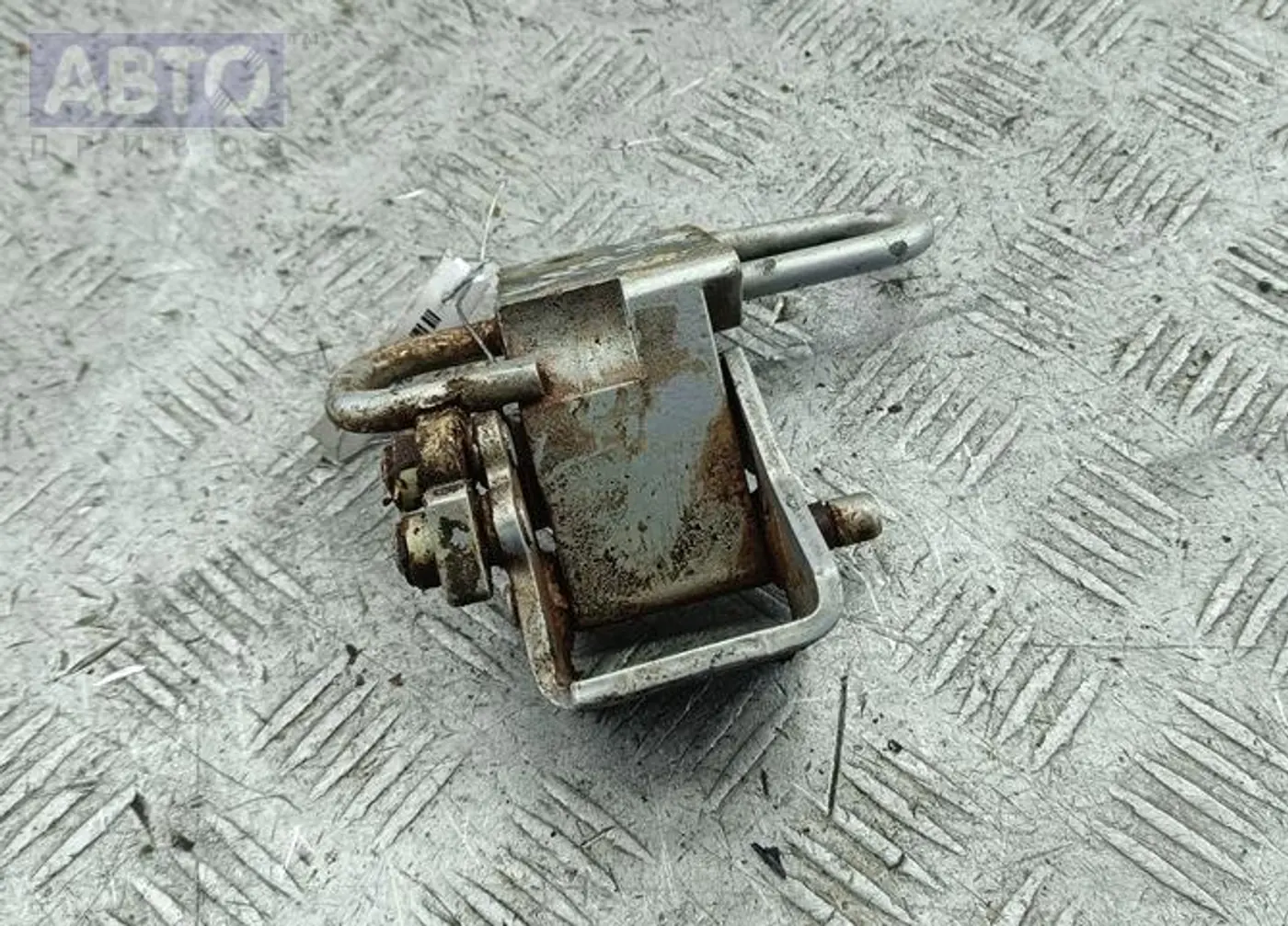 Петли к Volkswagen Passat 1997