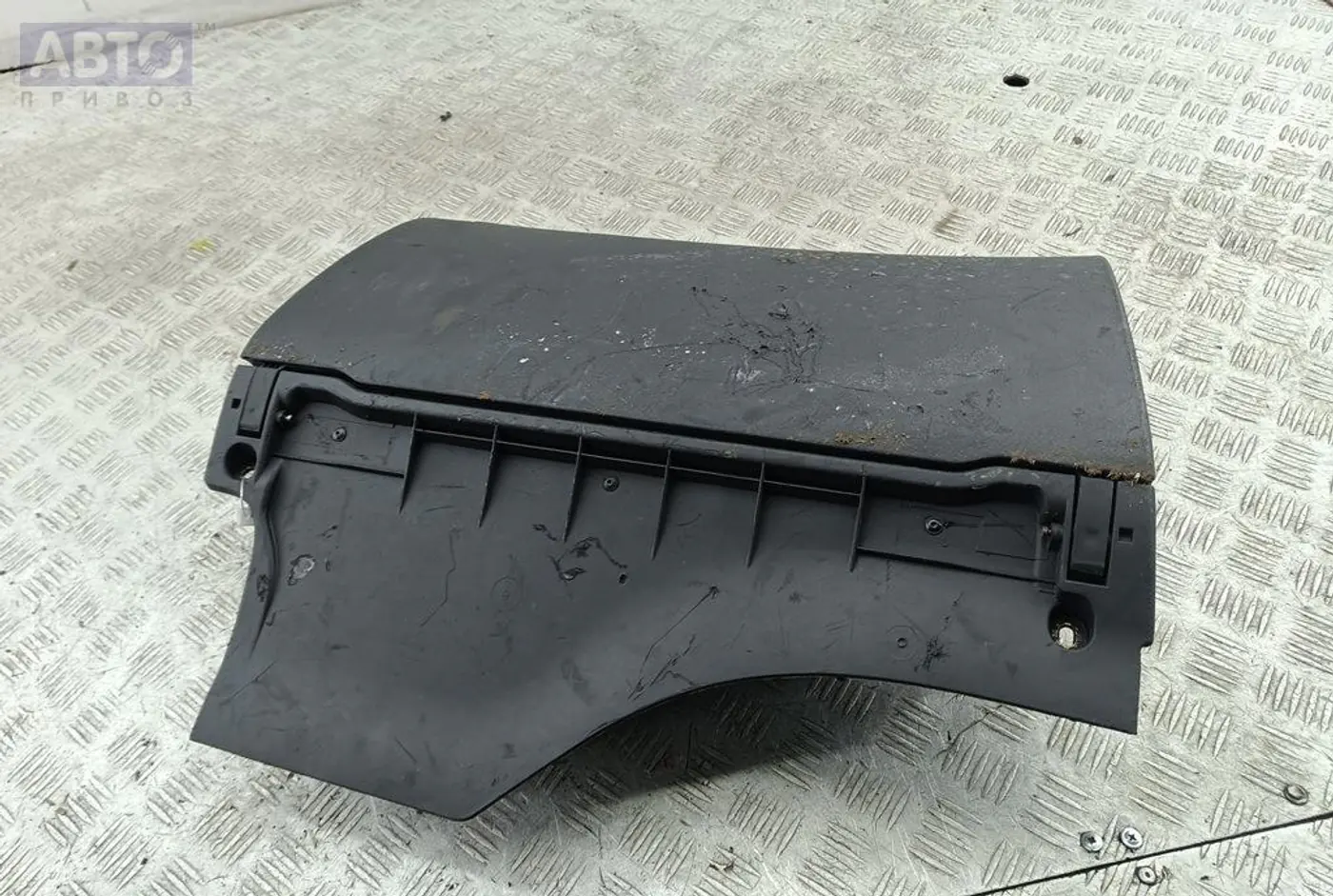 Бардачок к Audi A4 2001