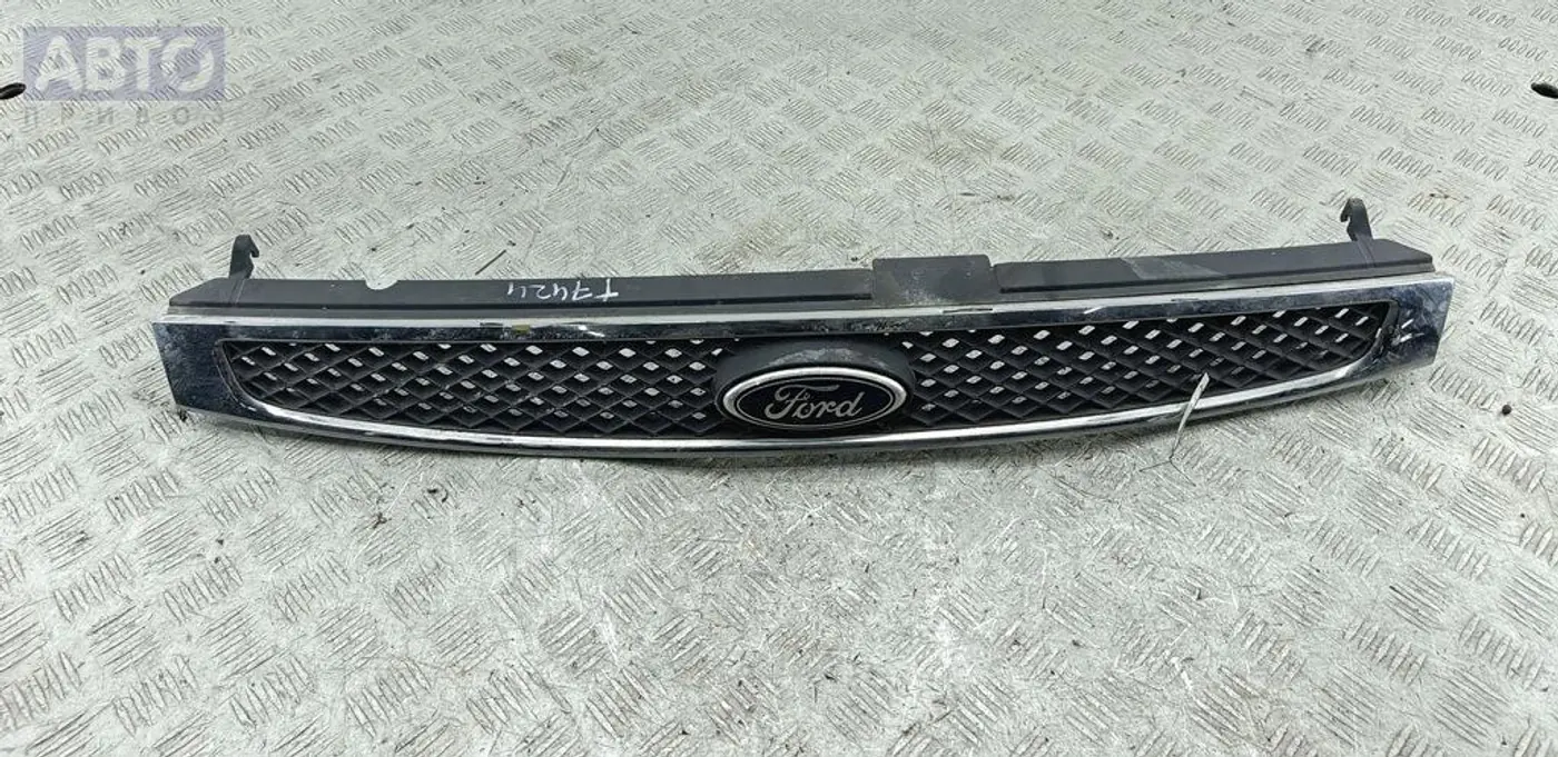 Решетка радиатора к Ford Fiesta 2002