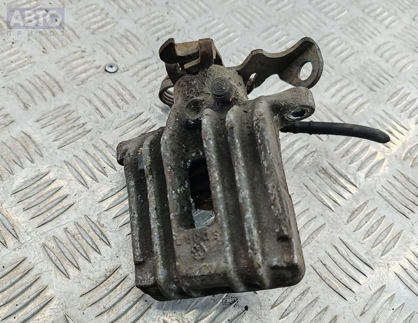 Суппорт к Audi A6 2000