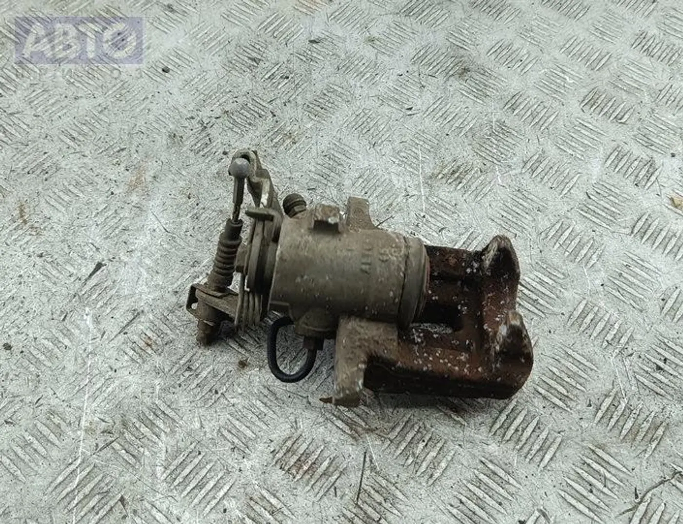 Суппорт к Audi A3 2003