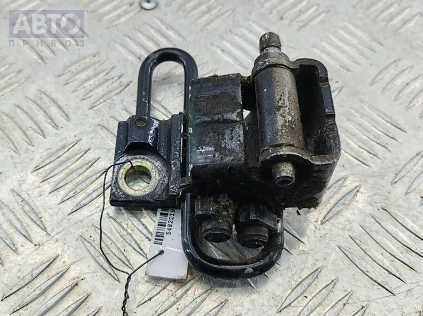 Петли к Volkswagen Bora 1999