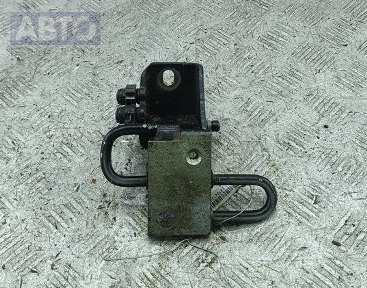 Петли к Volkswagen Touran 2006