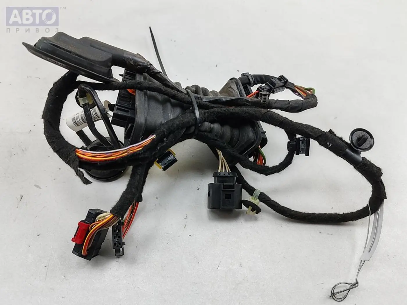 Проводка двери к Volkswagen Passat 2013