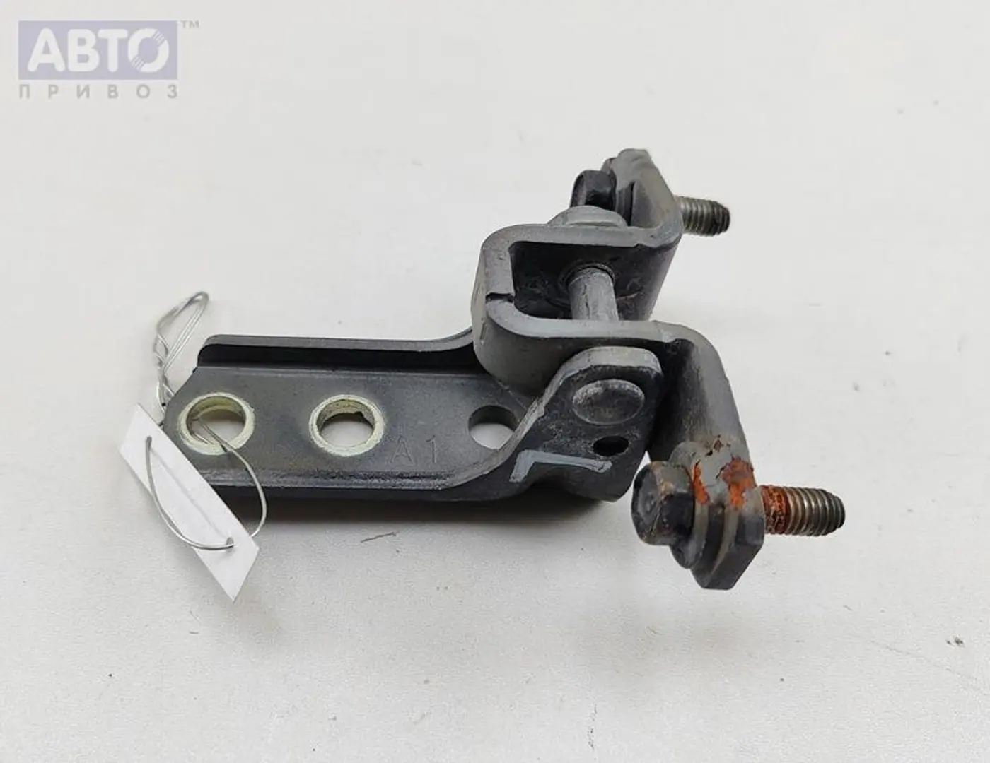 Петли к Mitsubishi Grandis 2009