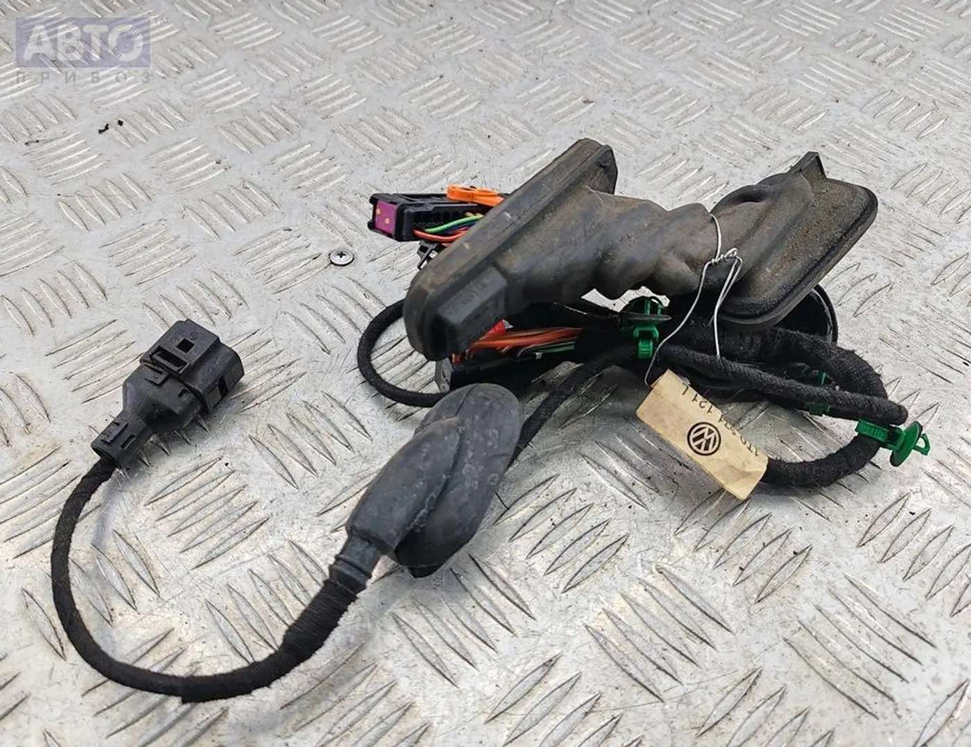 Проводка двери к Volkswagen Caddy 2006