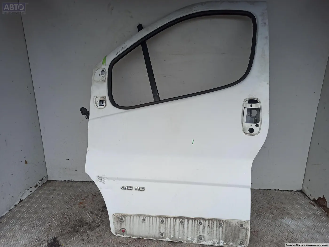 Фара левая к Renault Trafic 2007
