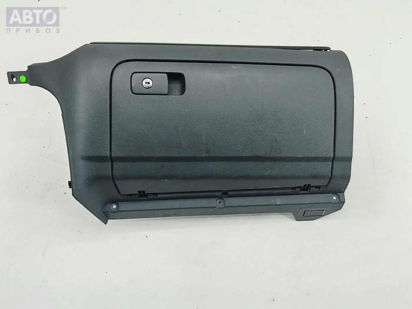 Бардачок к Volkswagen Golf 2010