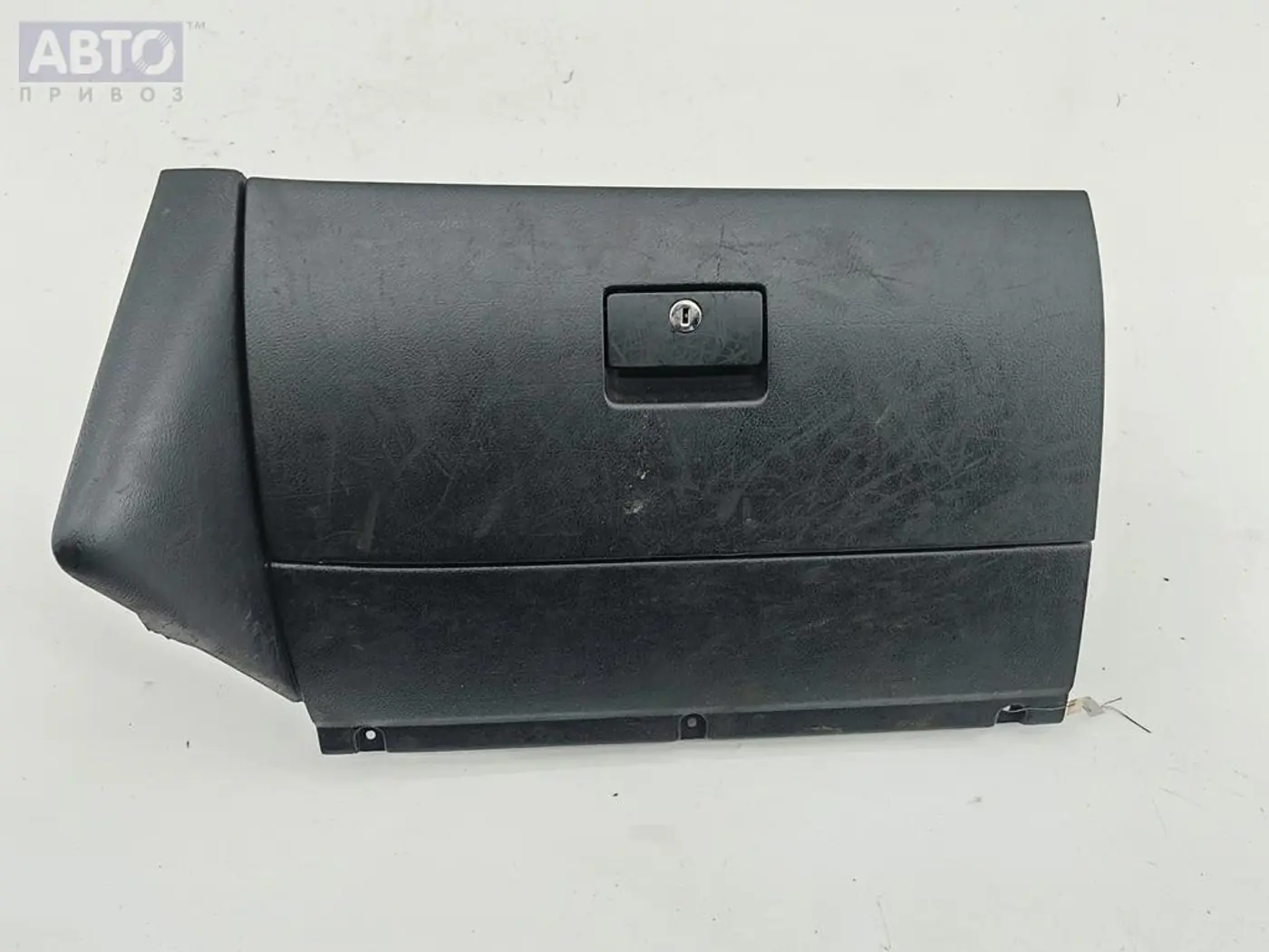 Бардачок к Volkswagen Bora 1999